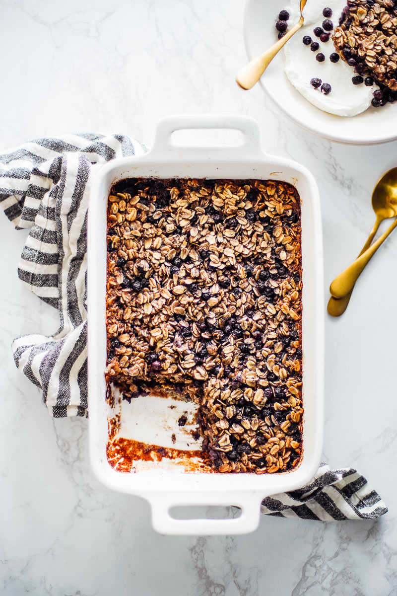 Simple Baked Oatmeal With Blueberries