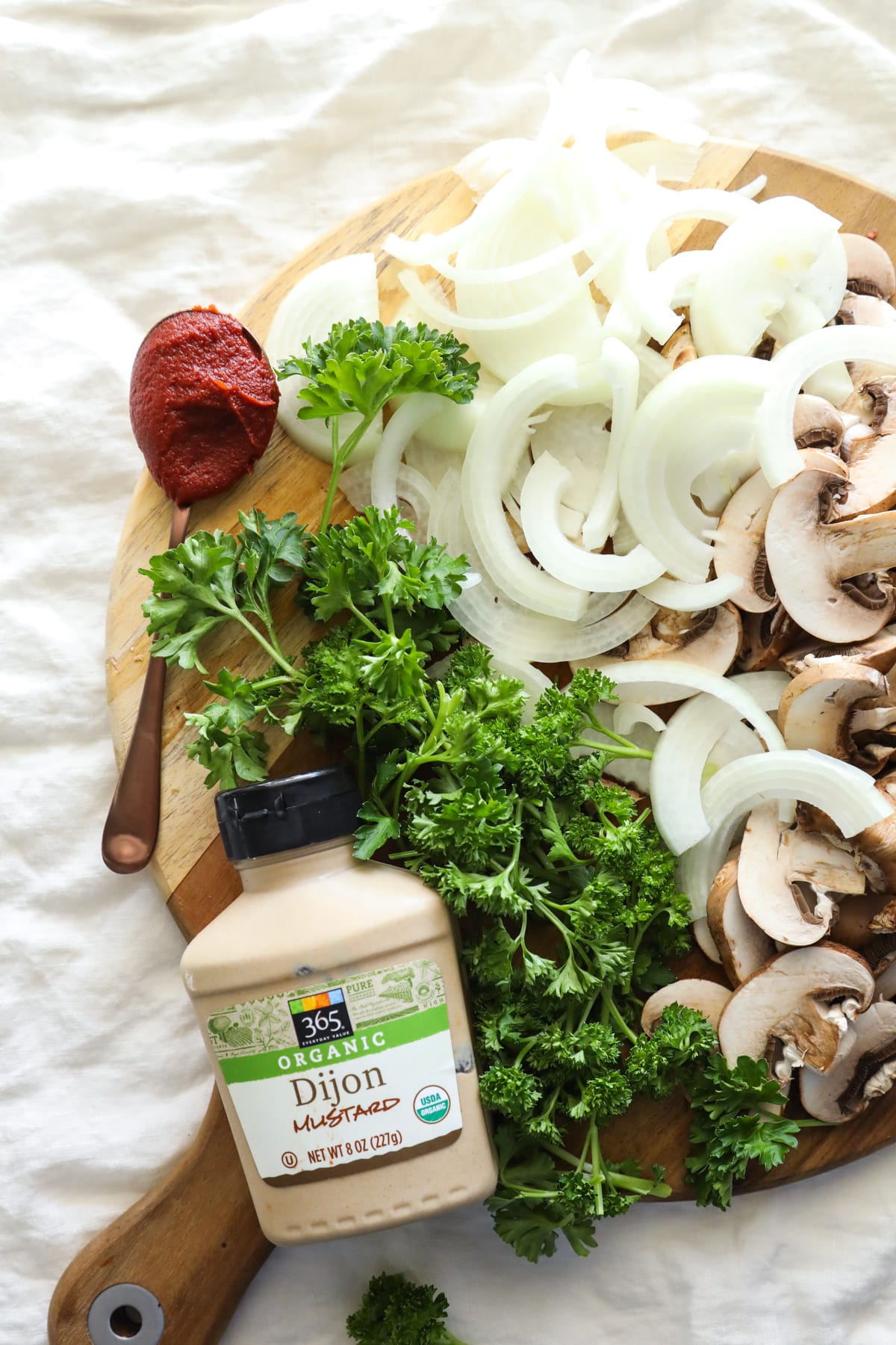 Ingredients used to make salisbury steak and gravy