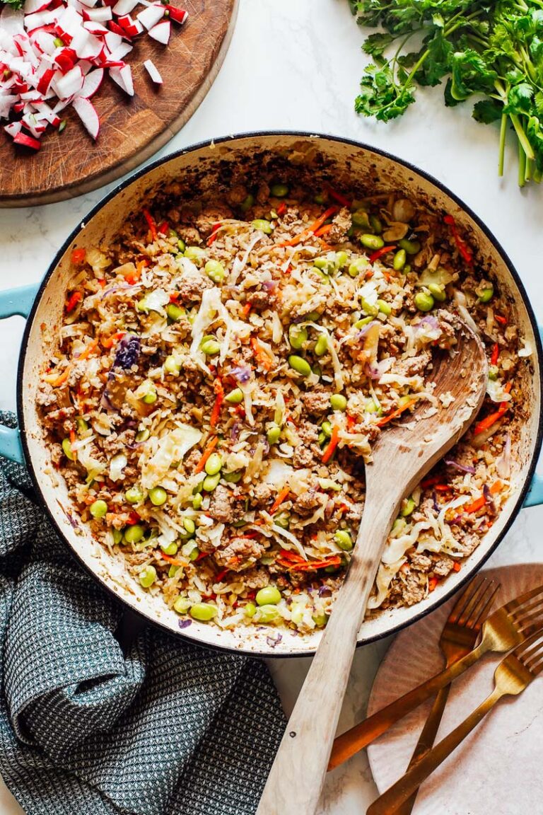 Cooked egg roll in a bowl recipe in a skillet.